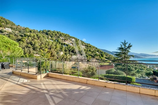 Roquebrune Cap Martin - Villa Contemporaine 304 m2 terrain 1500 m2