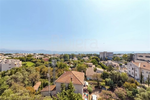 Antibes: 5 Zimmer Dachgeschosswohnung mit Panorama-Meerblick in neuer Residenz mit Pool