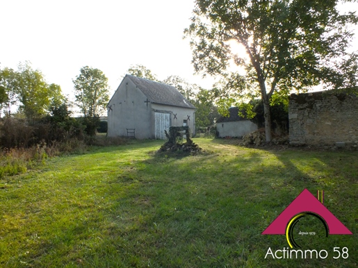 House + barn in the countryside on large land - Between Bourges and Nevers