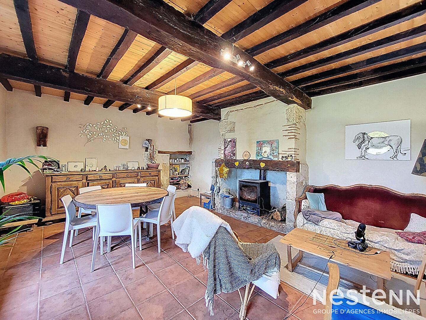 For Sale Stone house of 164 m² with outbuilding of 120 m² and large plot of land in a hamlet