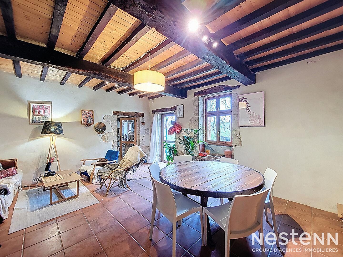 For Sale Stone house of 164 m² with outbuilding of 120 m² and large plot of land in a hamlet
