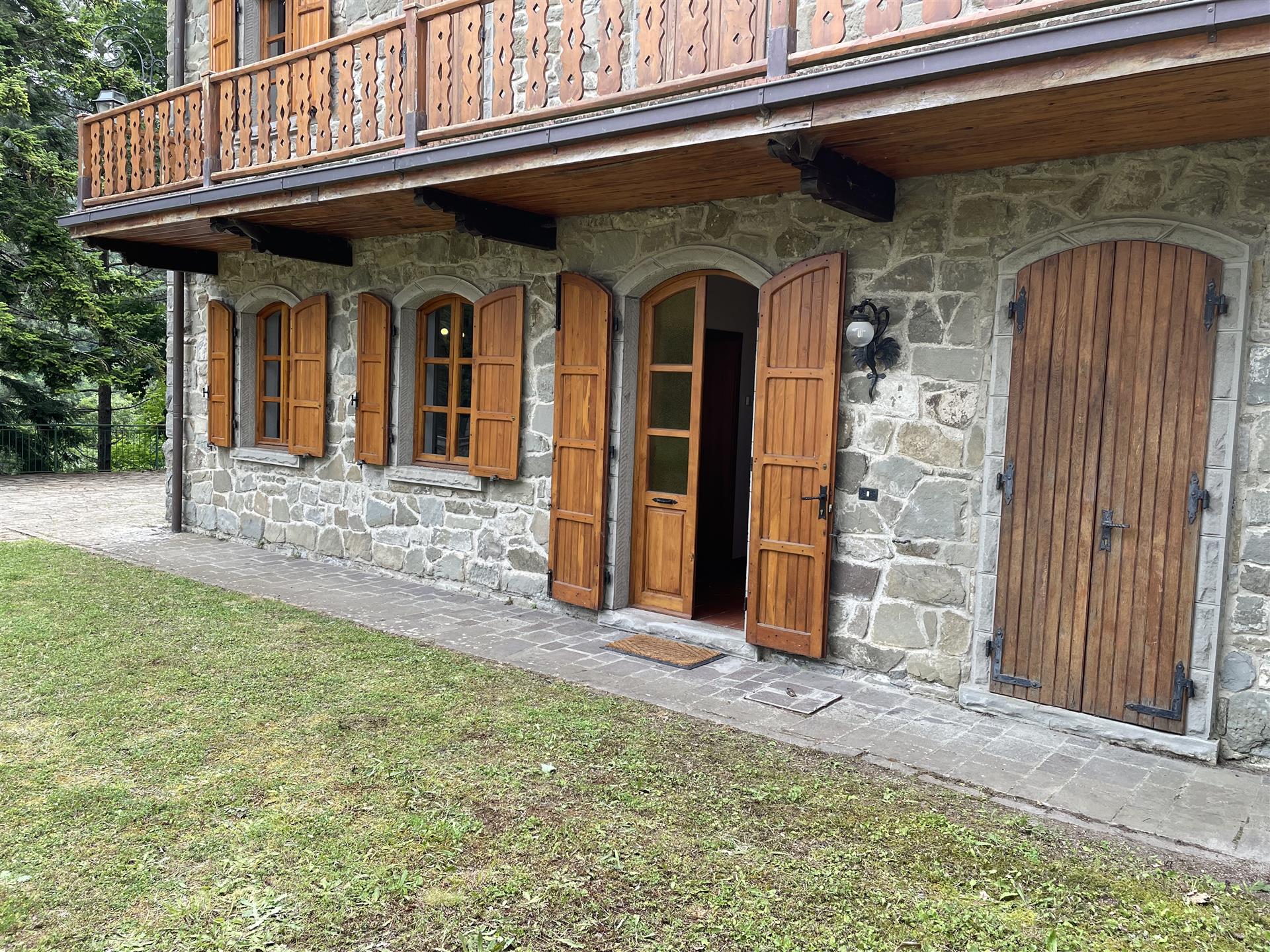 The single-family stone villa in the Casentino Forests National Park