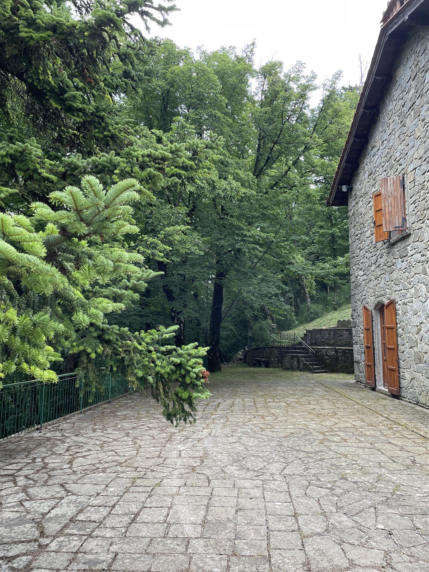 The single-family stone villa in the Casentino Forests National Park