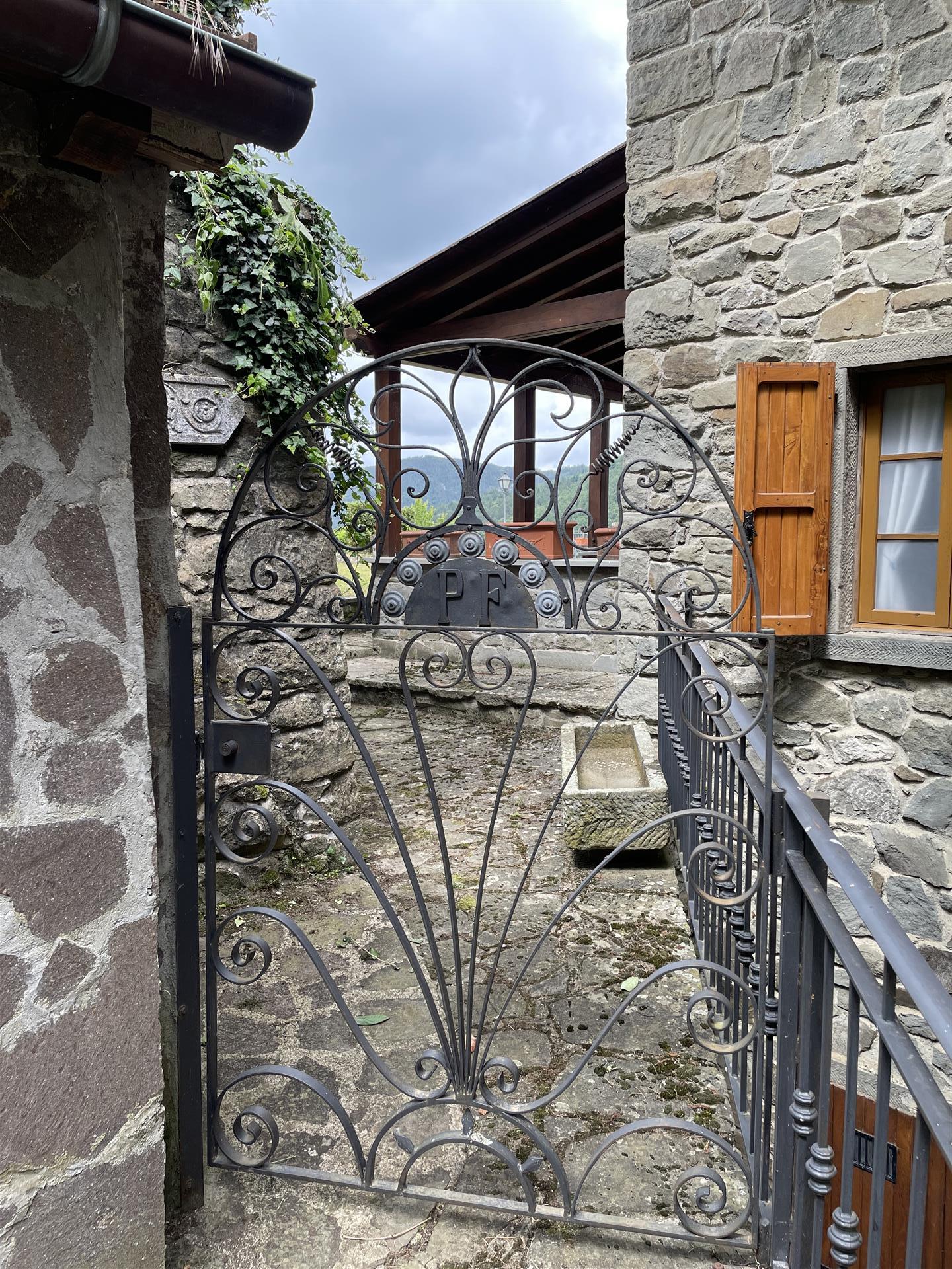 The single-family stone villa in the Casentino Forests National Park
