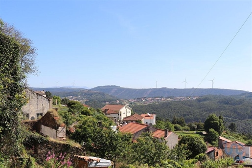 Casa tradicional T1 em Lorvão de 140,00 m²