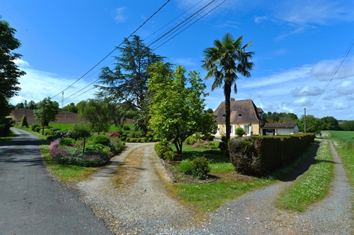 Périgourdine with swimming pool and gîte