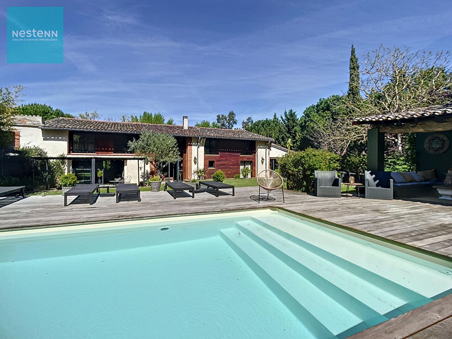 Demeure de prestige, 402 m2, 5 suites, piscine et jardin, proche Villefranche de Lauragais