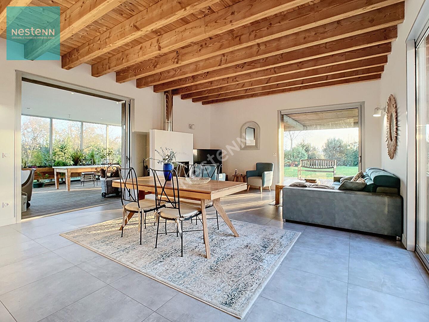 Corps de ferme rénové, 386 m², parc arboré de 8000m², 5 min. De Villefranche de Lauragais