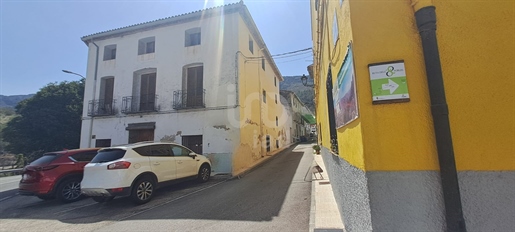 Maison de ville de 7 chambres - 492.00 m2