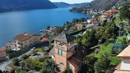Villa in posizione dominante con vista lago a Moltrasio - Lago di Como