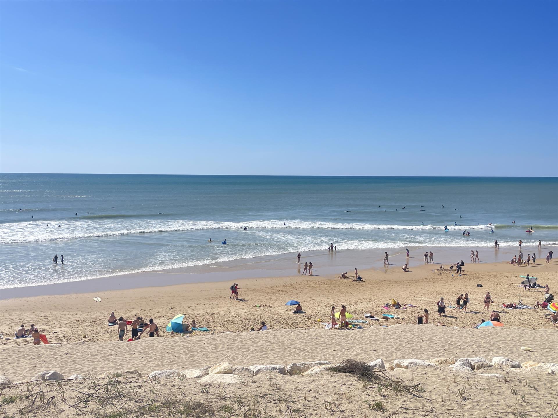 For sale house Lacanau Ocean 4 bedrooms large terrace with jacuzzi beach at 300 meters Brus Agency