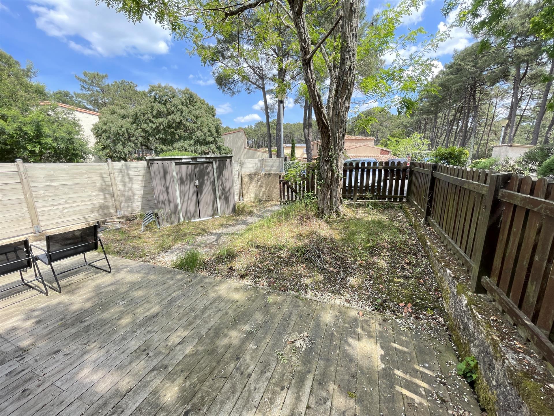 For sale Lacanau-Océan pavilion with 2 bedrooms swimming pool, Agence Brussol Real Estate residence
