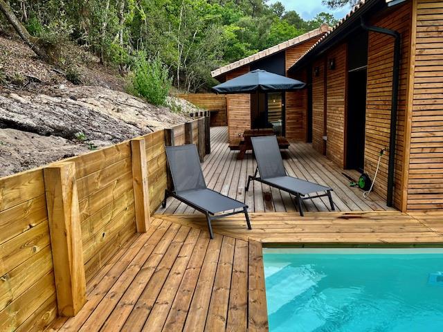 For sale 2 two houses with a swimming pool located near the lake, 3 bedrooms, Brussol real estate ag
