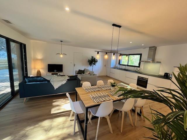 For sale 2 two houses with a swimming pool located near the lake, 3 bedrooms, Brussol real estate ag