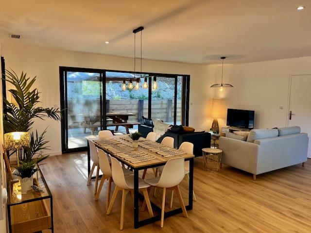 For sale 2 two houses with a swimming pool located near the lake, 3 bedrooms, Brussol real estate ag