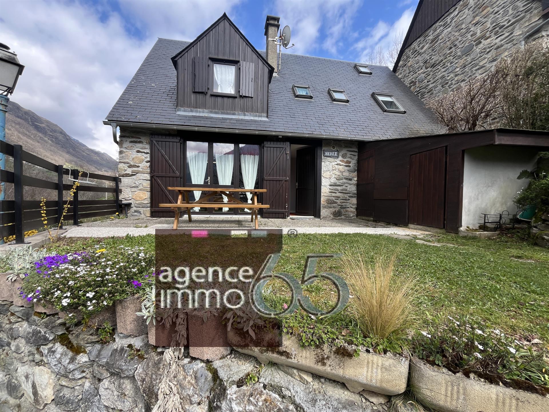 Cottage in small condominium
