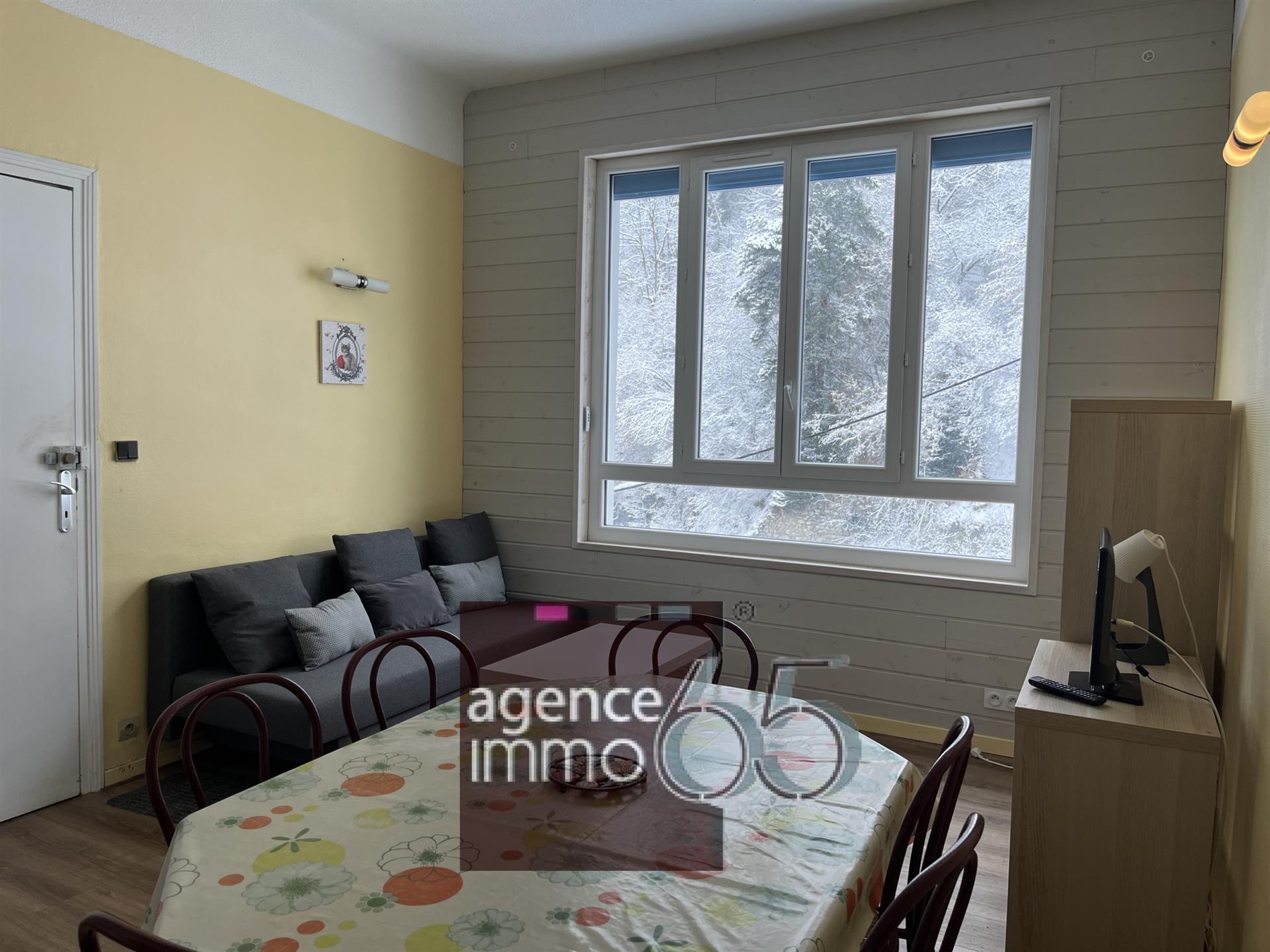 Purchase: Apartment (65120)