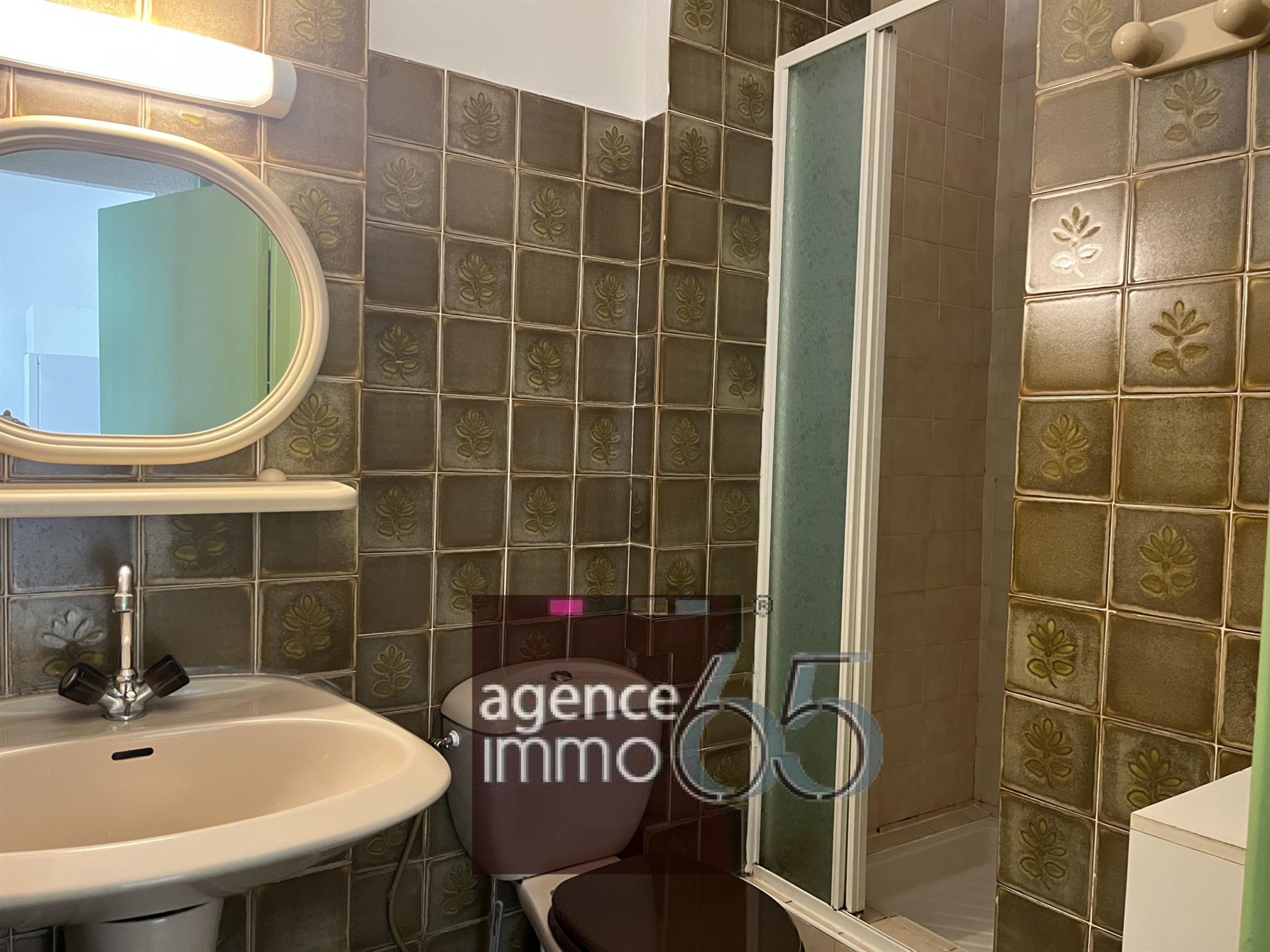 Purchase: Apartment (65120)