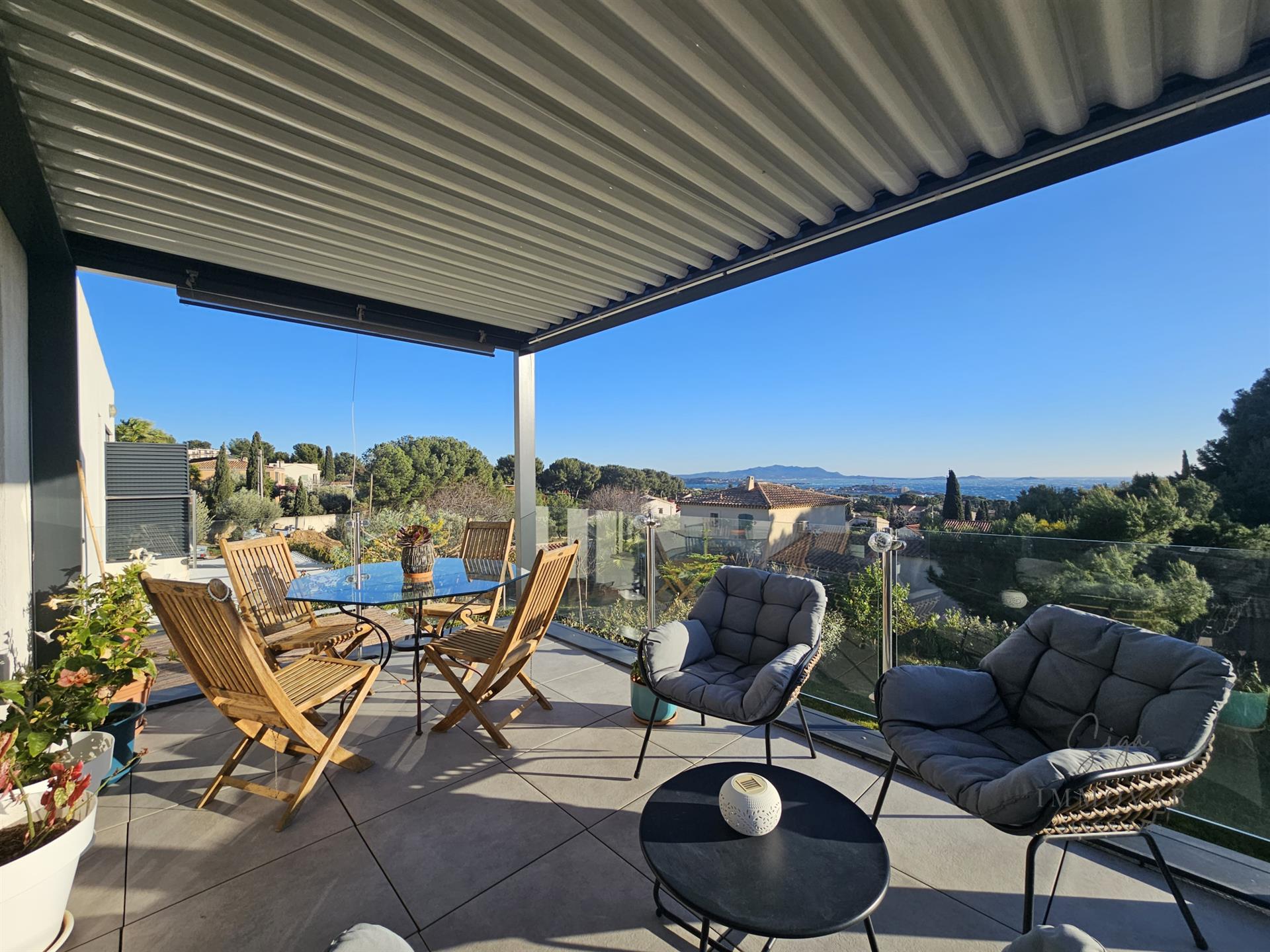 4-Room house close to the beaches with sea view