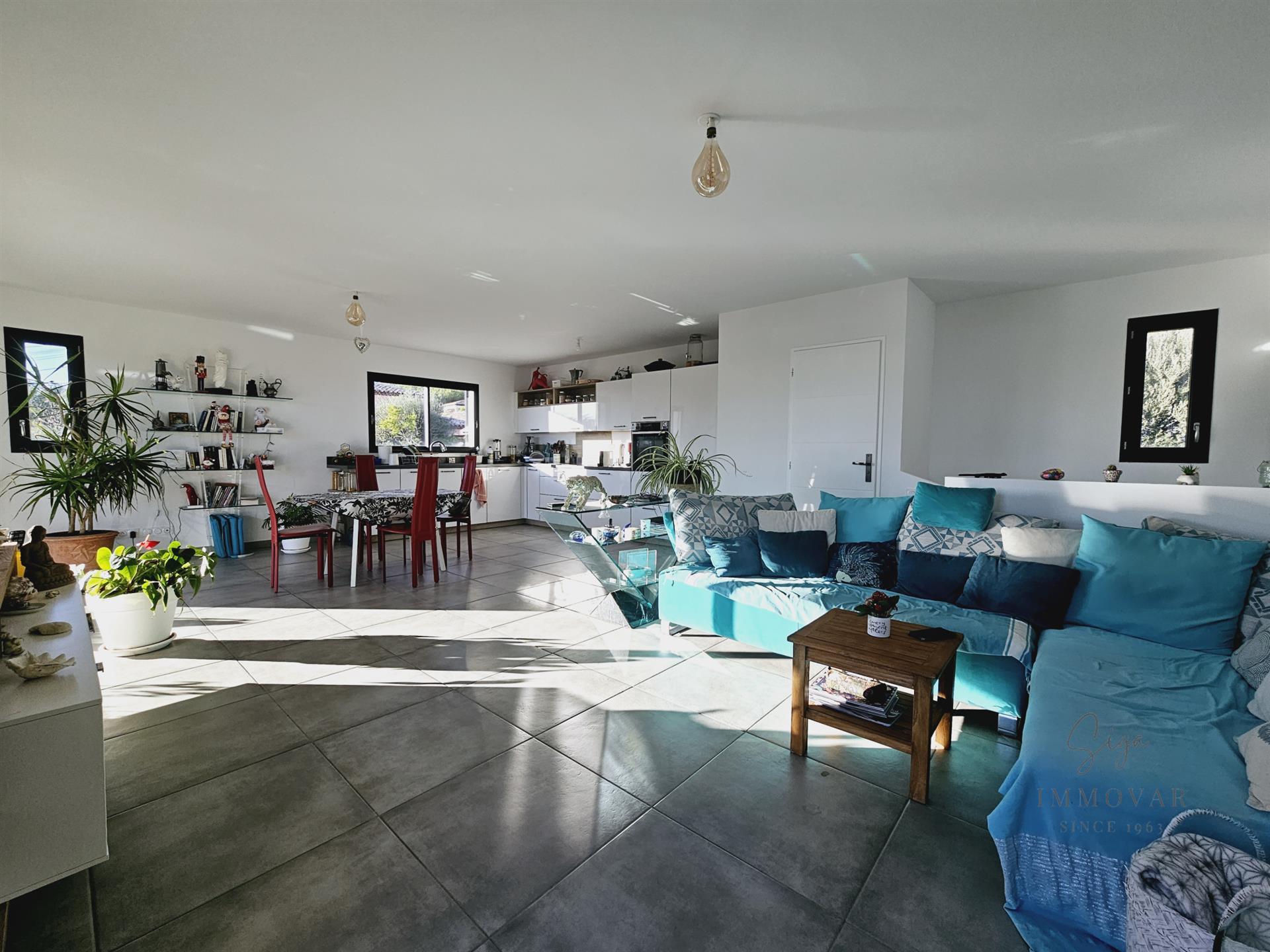 4-Room house close to the beaches with sea view