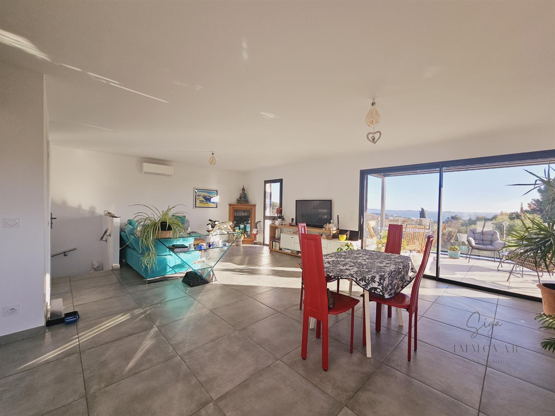 4-Room house close to the beaches with sea view