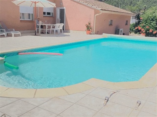 Superbe villa de plain pied avec piscine chauffée et jardin arb