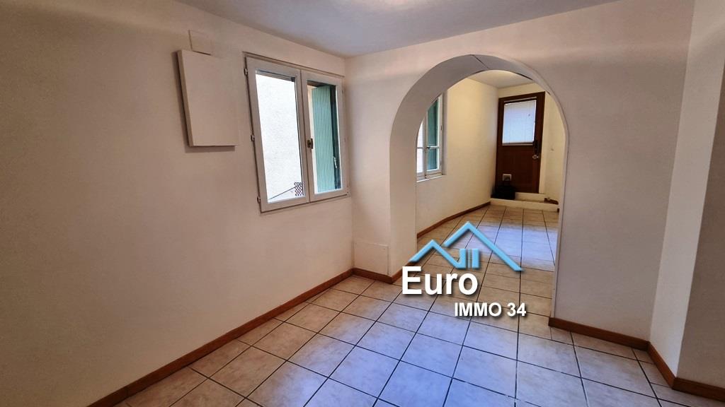 Atypical village house of 150 m² with garage