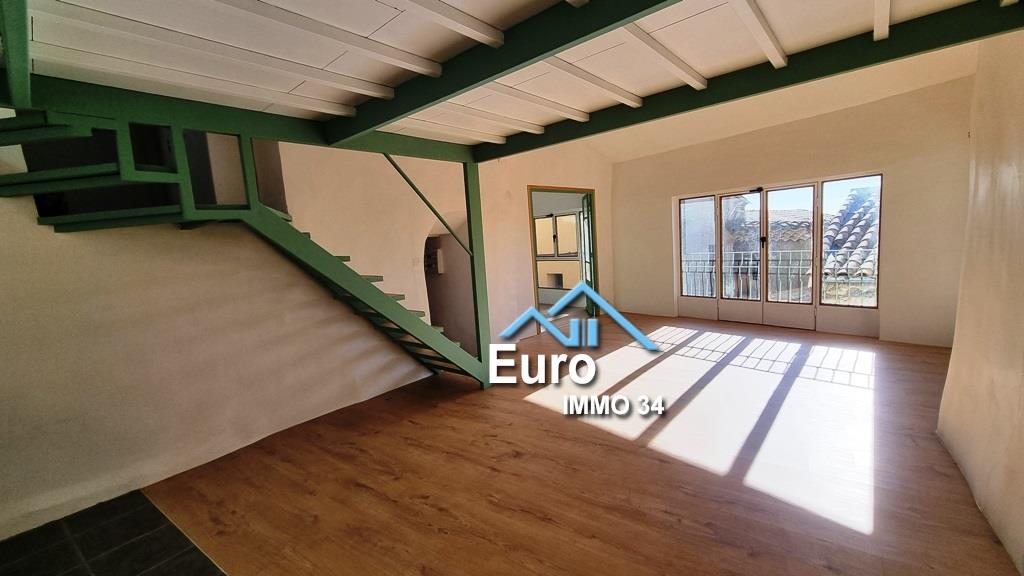 Atypical village house of 150 m² with garage