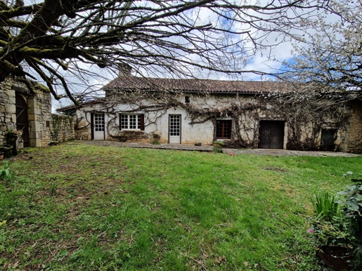 Район Соргес Каменный загородный дом с большим участком земли
