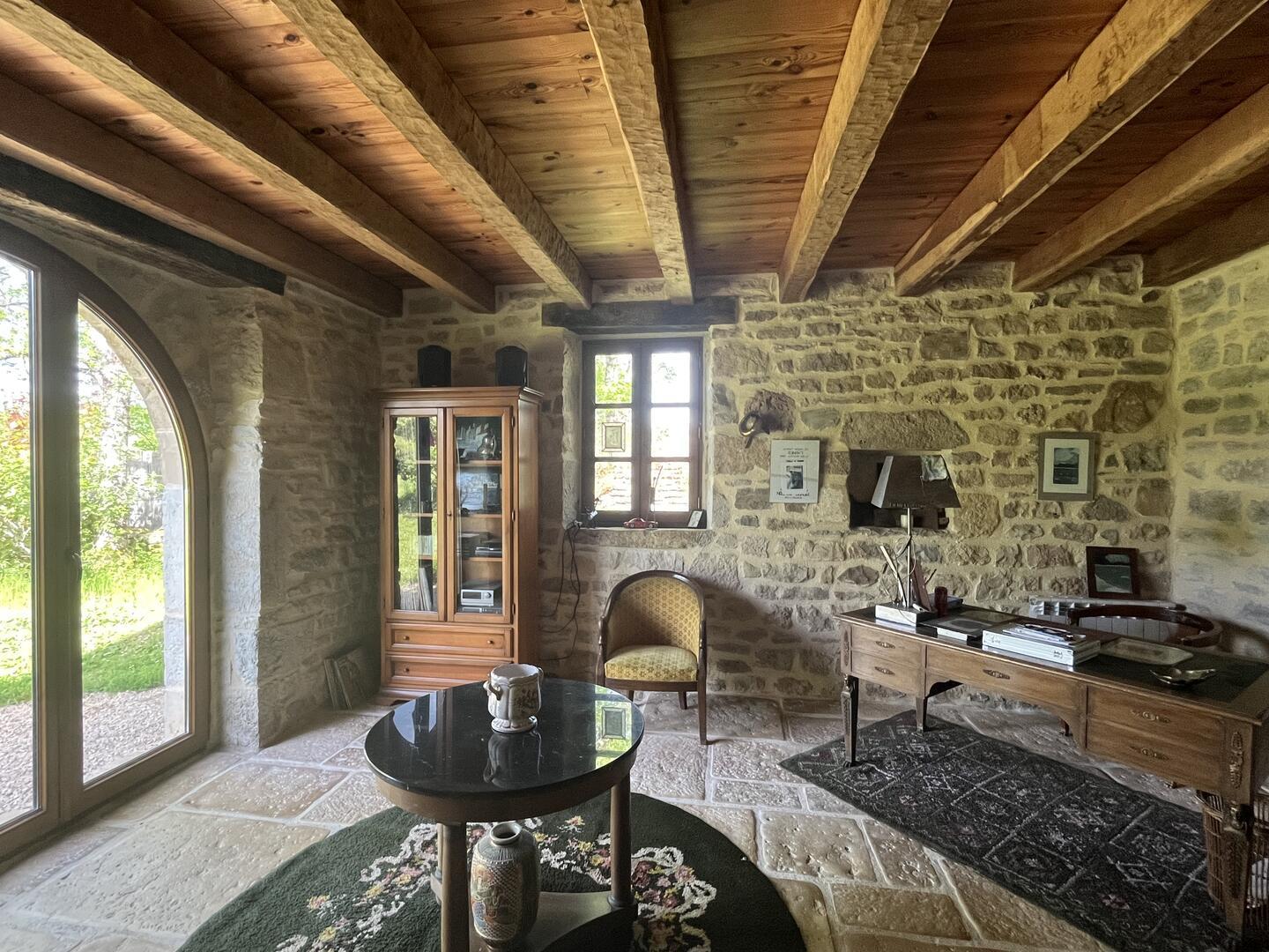 Superb stone set with land and swimming pool