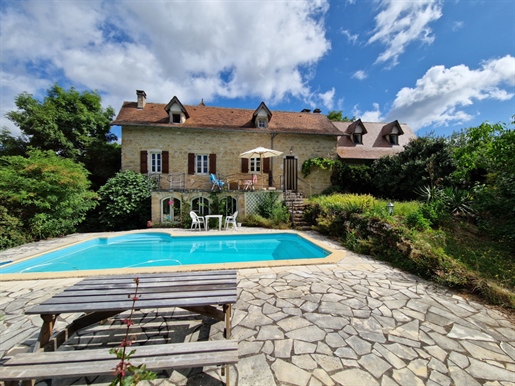 Maison quercynoise de charme avec piscine, proche Cajarc et Villeneuve