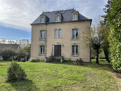 Magnificent renovated mansion between Figeac and Gramat