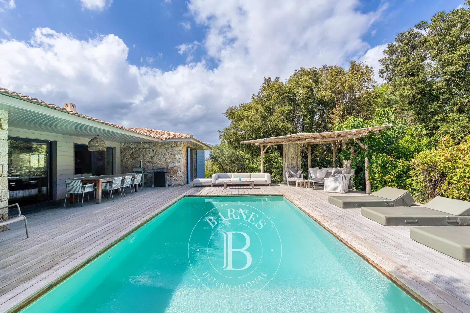 Porto Vecchio, Trinité, Shepherd-style villa, 5 bedrooms, pool, mountain views