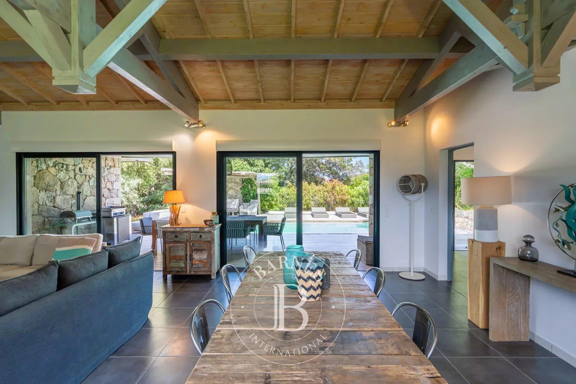 Porto Vecchio, Trinité, Shepherd-style villa, 5 bedrooms, pool, mountain views