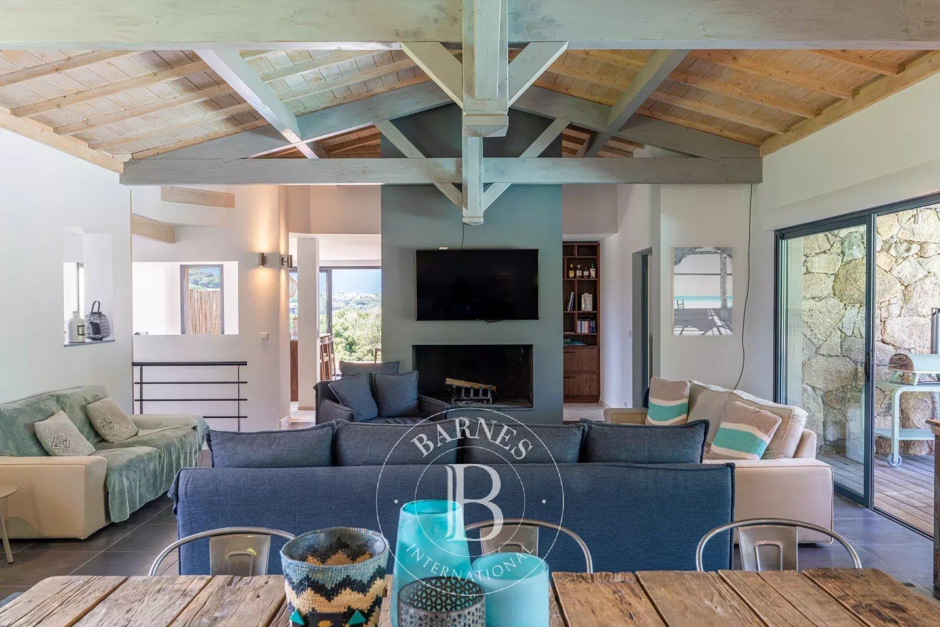 Porto Vecchio, Trinité, Shepherd-style villa, 5 bedrooms, pool, mountain views