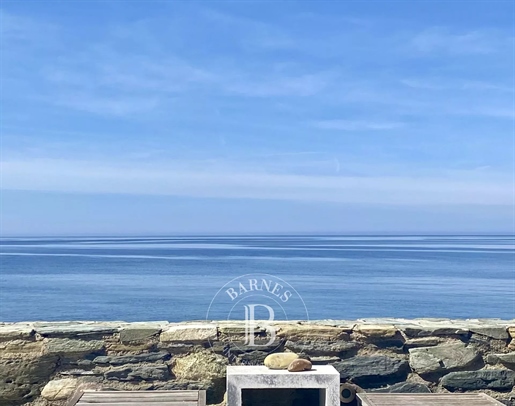 Pino, maison de pêcheur sur l’eau, vue mer panoramique