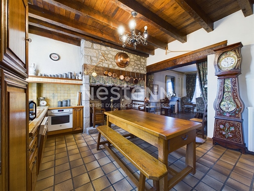 A 15 min au Sud d'Aurillac, sur 1 hectare de terrain, à Vendre Maison de caractère avec Piscine, Gra