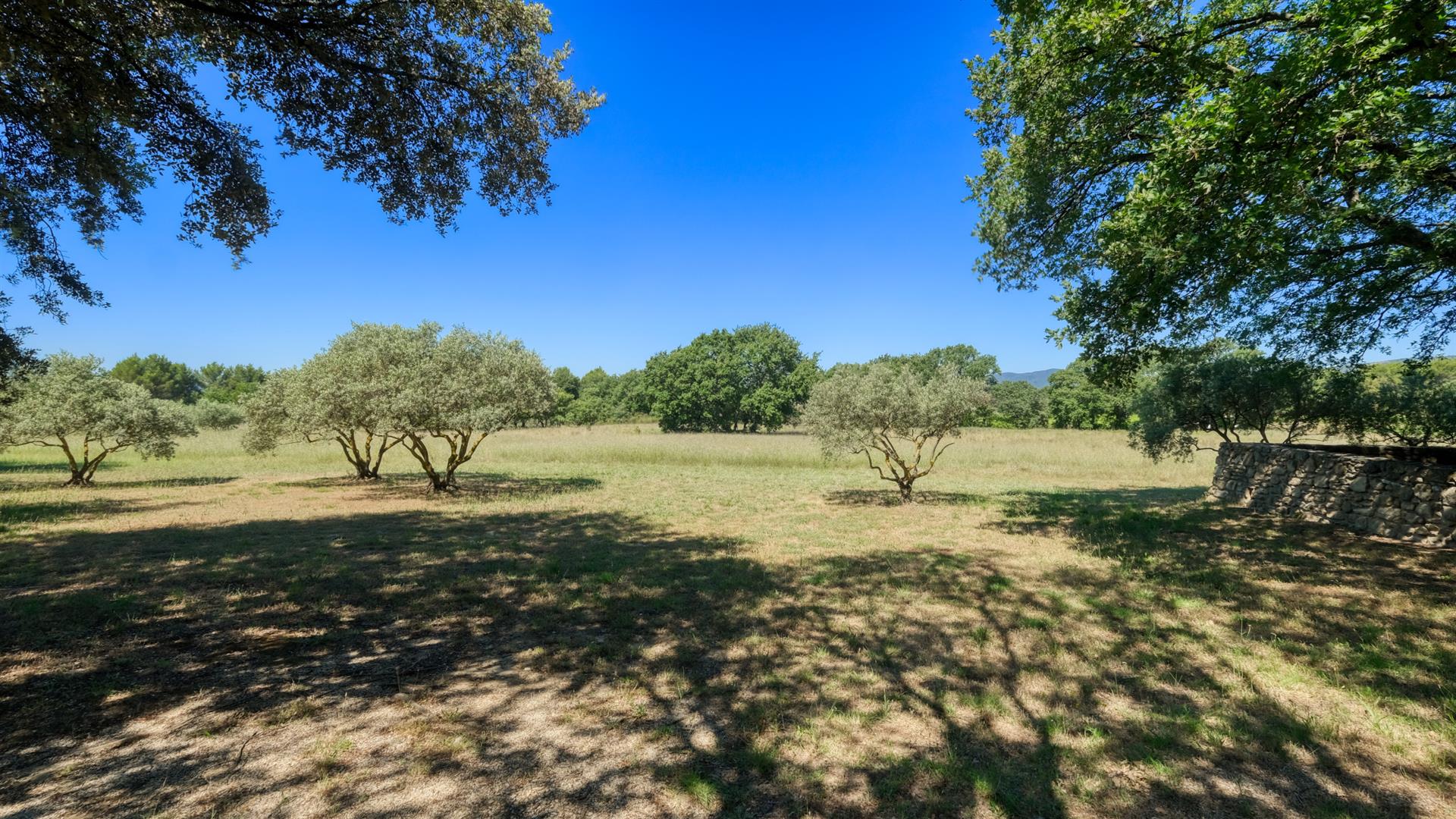 Character Property Near Lourmarin