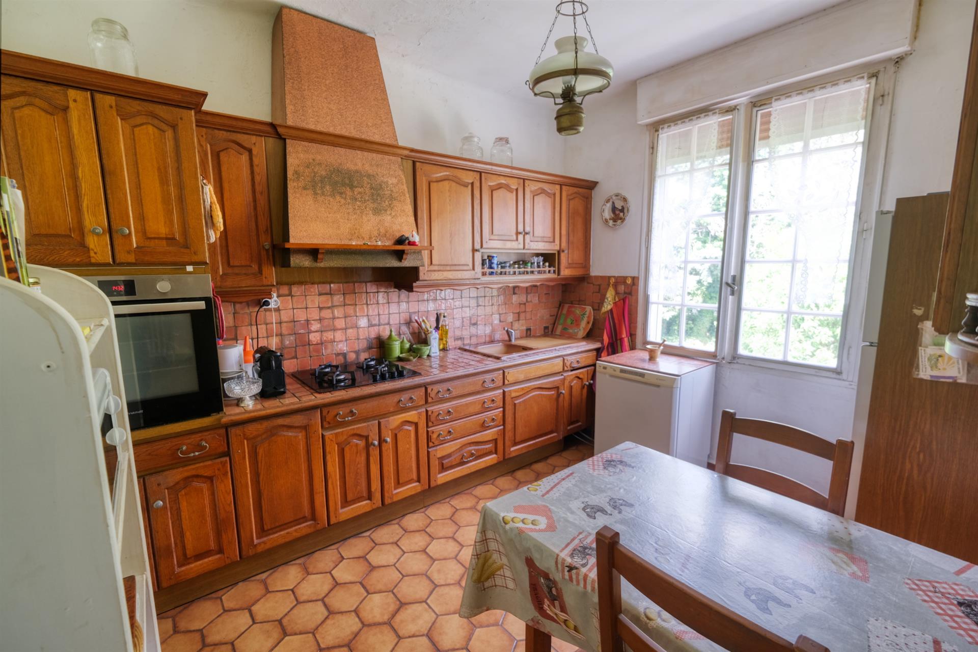 House with 4 bedroom terrace for sale in Lourmarin (84)