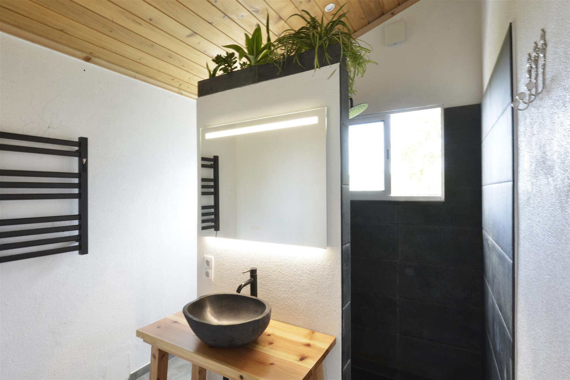 Renovated Villa w/Building Permission