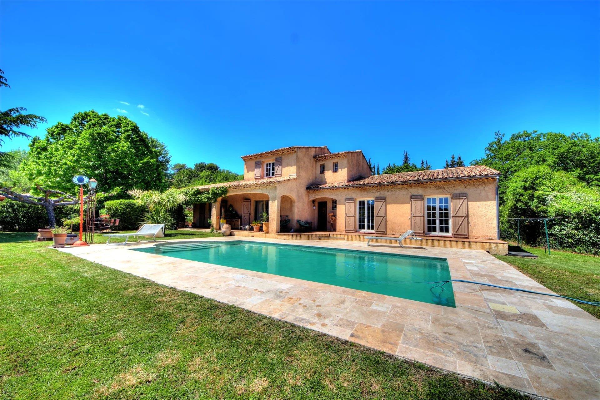 Superb traditional villa of 215sqm with swimming pool