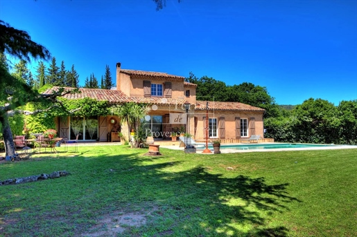 Superb traditional villa of 215sqm with swimming pool