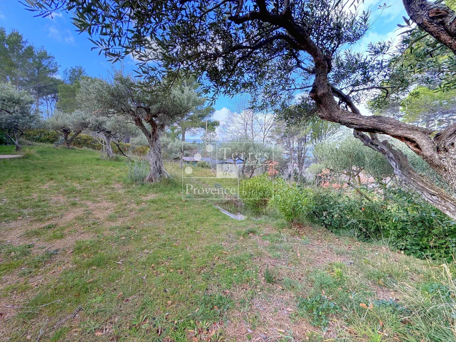 Superb building plot with unobstructed view in Salernes
