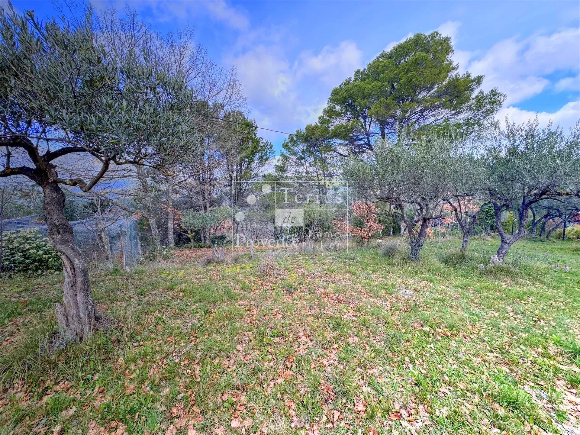 Superb building plot with unobstructed view in Salernes