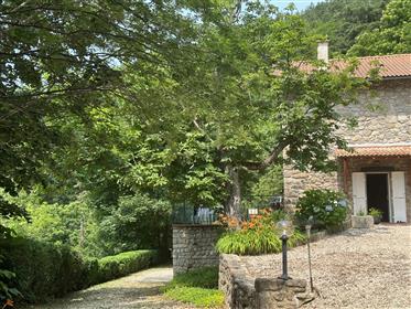 Sector Lamastre-Cheylard, House of 112m ² with 6 hectares of adjoining land