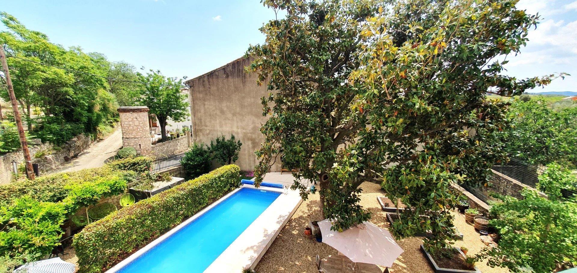 Large family home or B&B with garden, pool and apartment