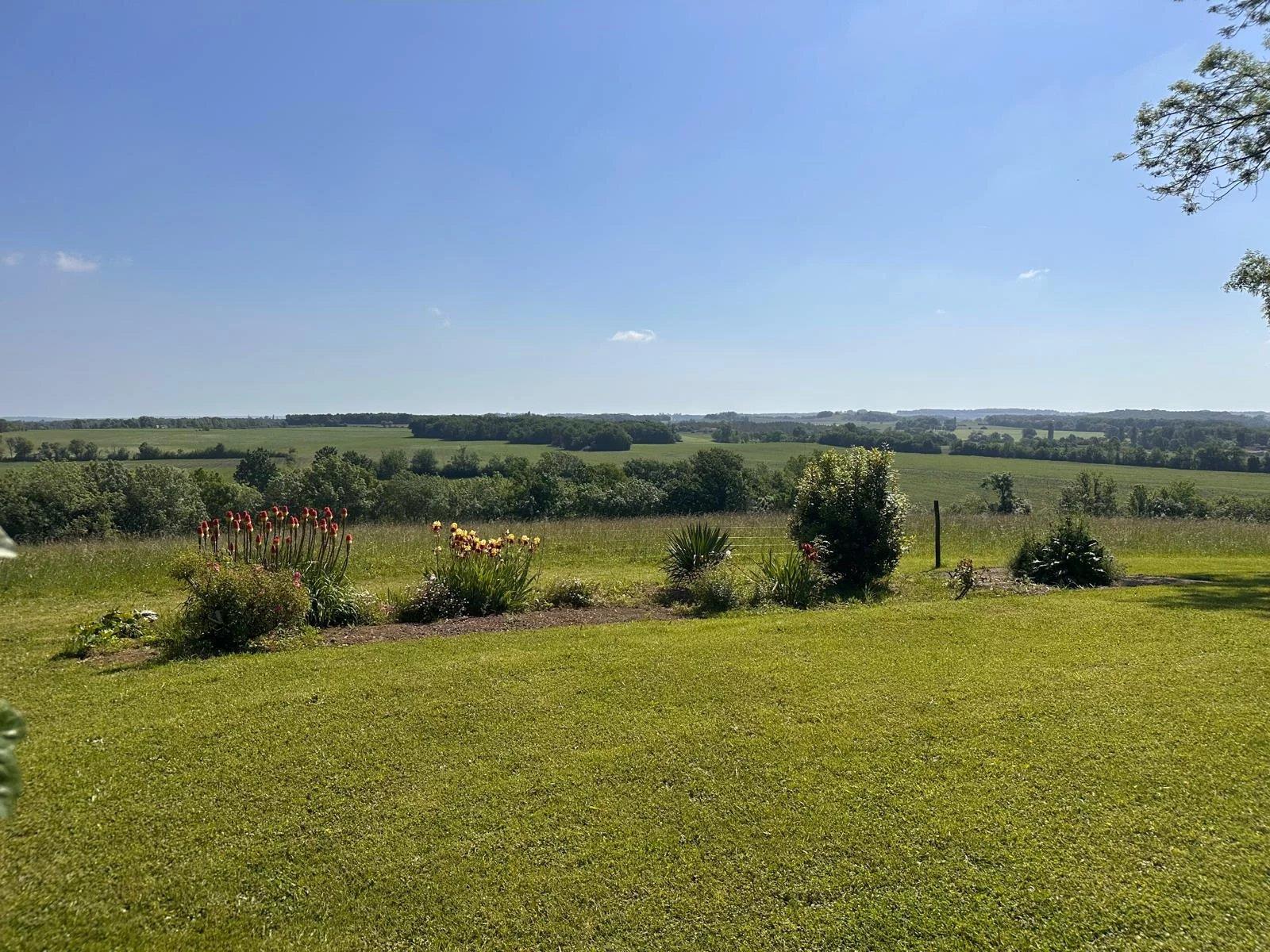 Périgourdine with panoramic view
