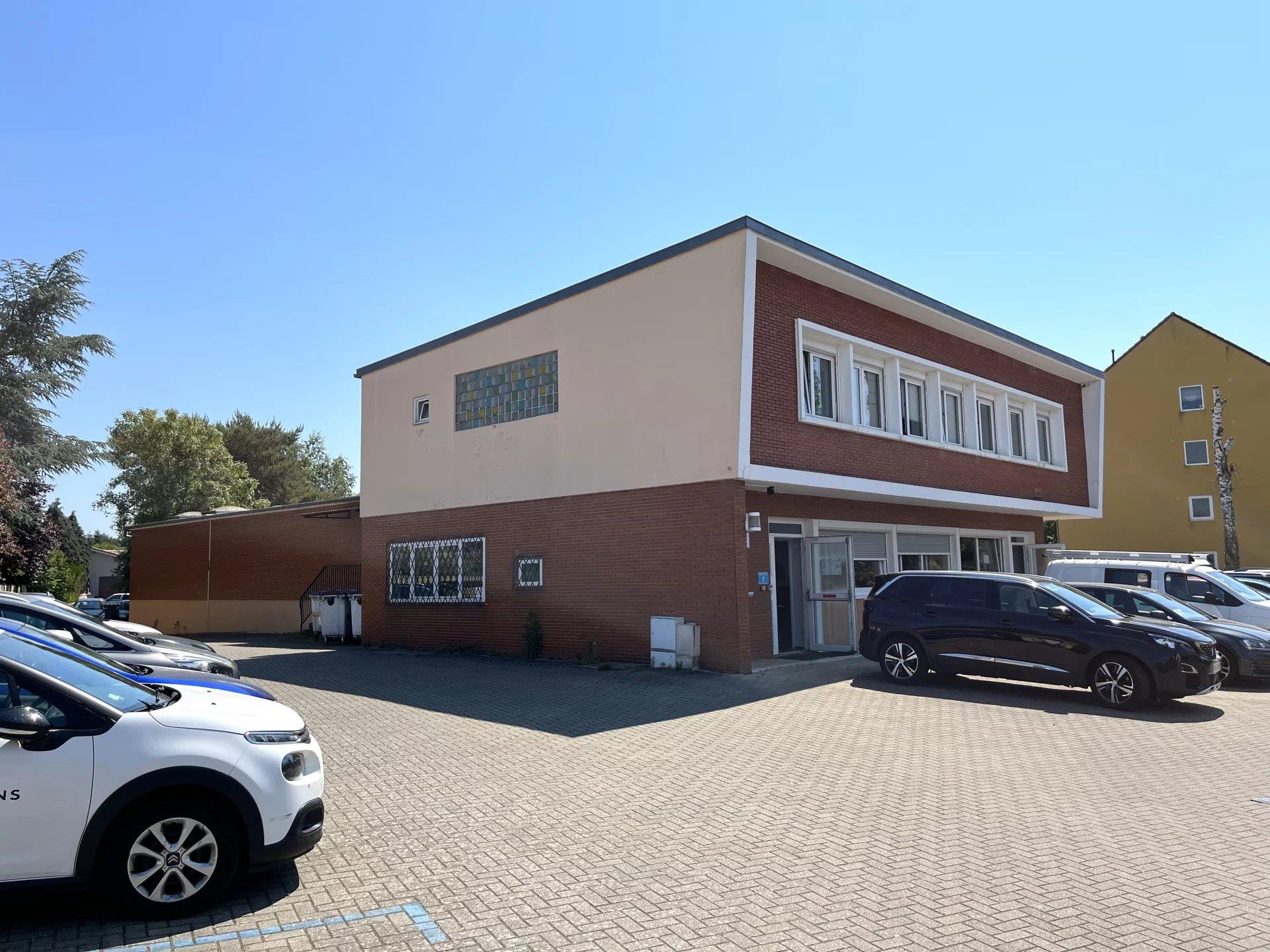 Multipurpose building in 57500 Saint-Avold.