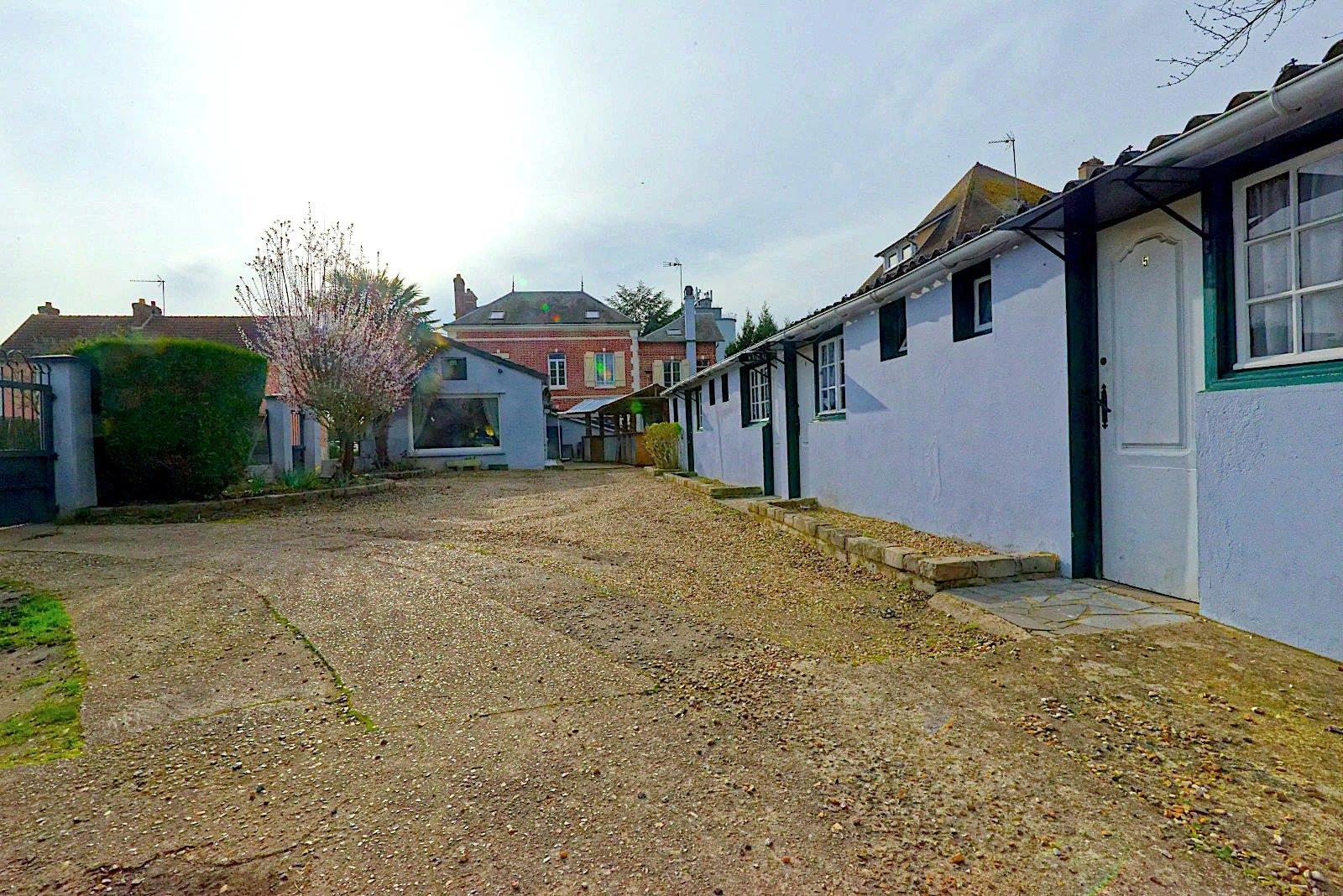 Mixed-use building (commercial and residential)
