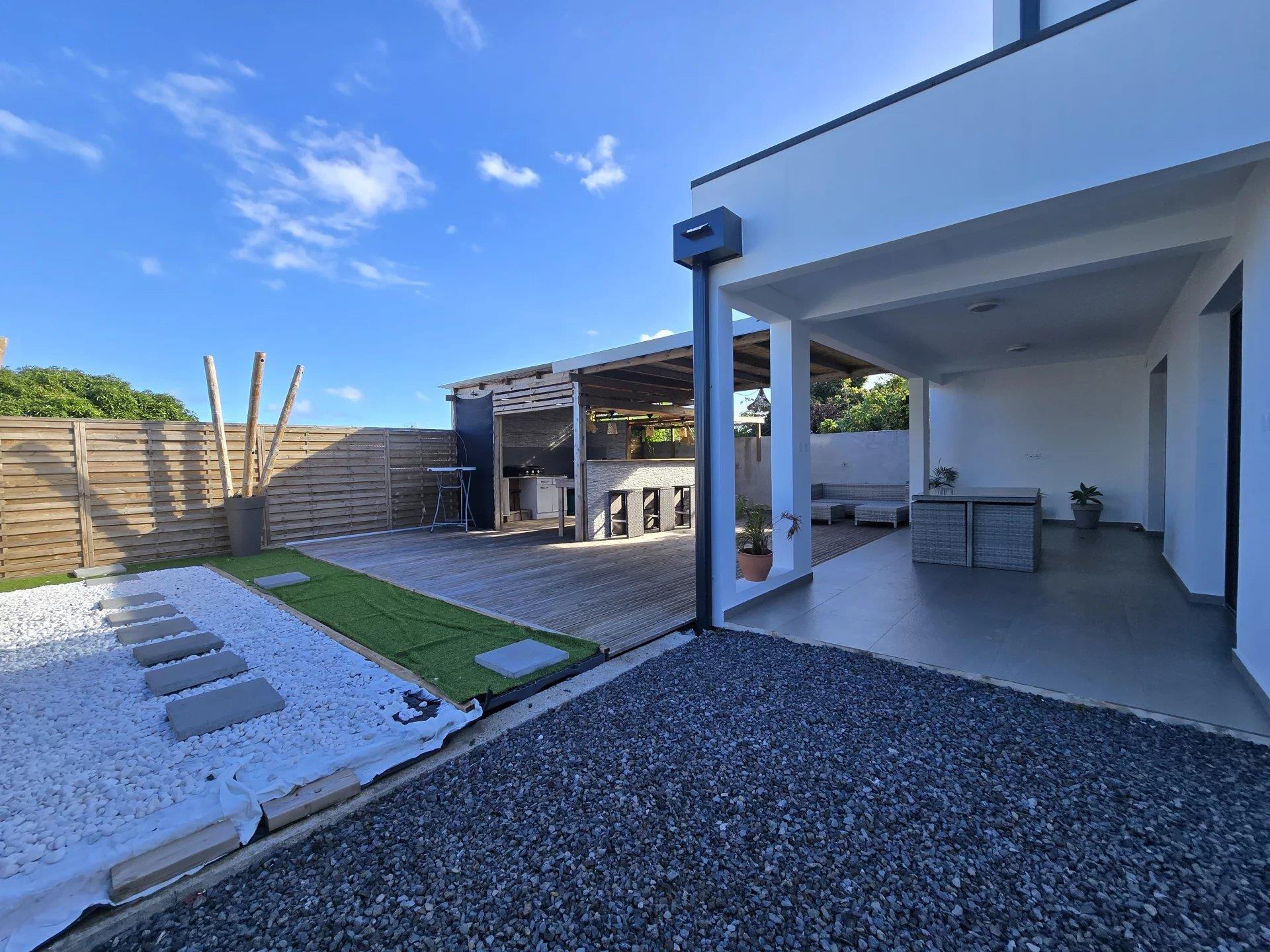 New luxury contemporary F4 villa